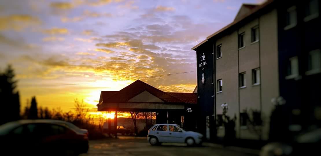 Iris Hotel Bors Екстериор снимка