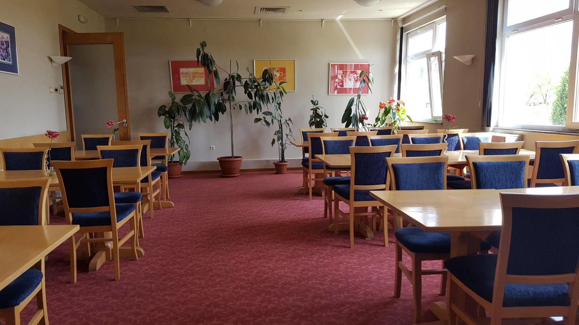 Iris Hotel Bors Екстериор снимка