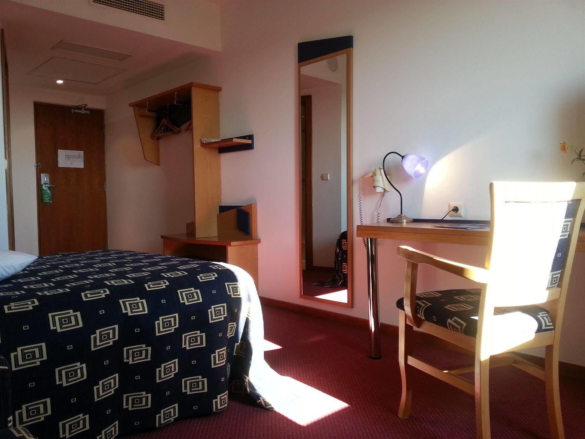 Iris Hotel Bors Екстериор снимка