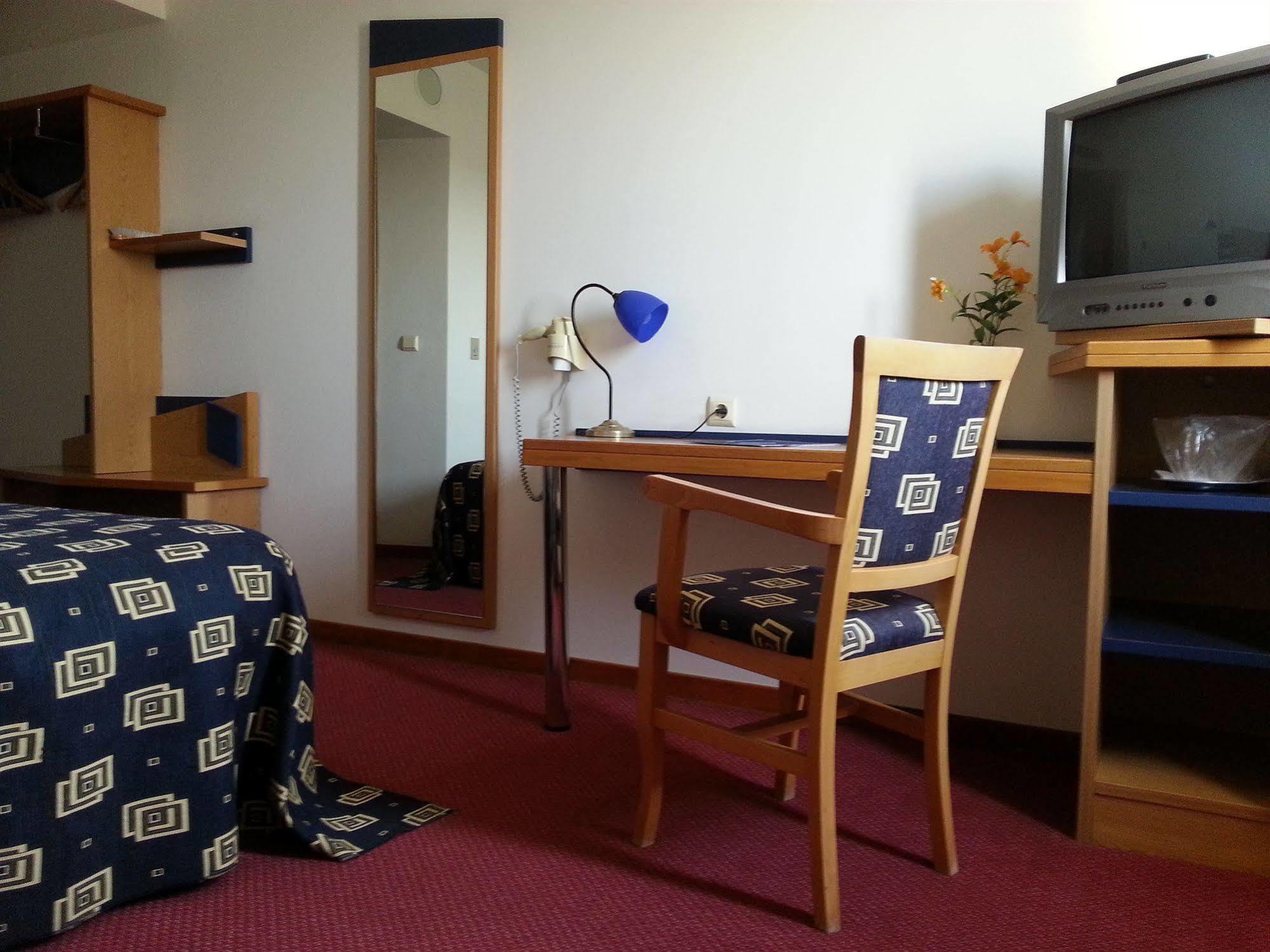 Iris Hotel Bors Екстериор снимка