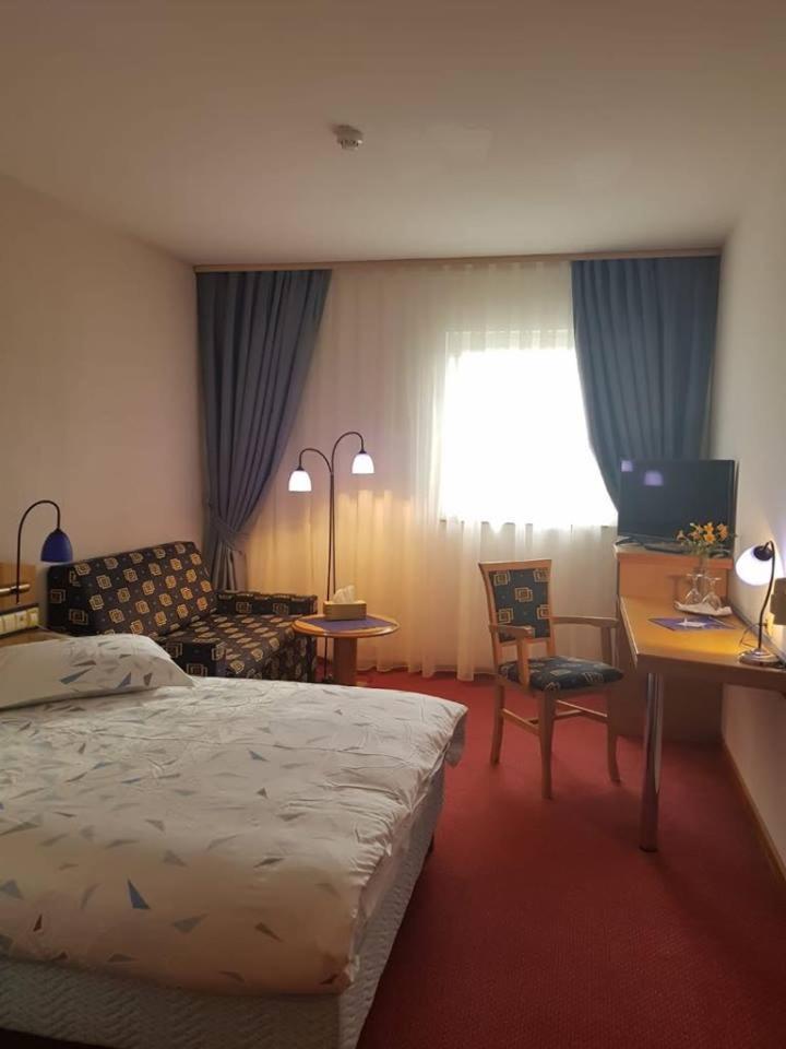 Iris Hotel Bors Екстериор снимка