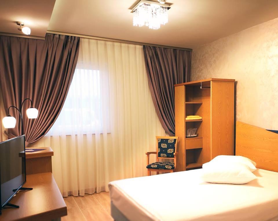 Iris Hotel Bors Екстериор снимка