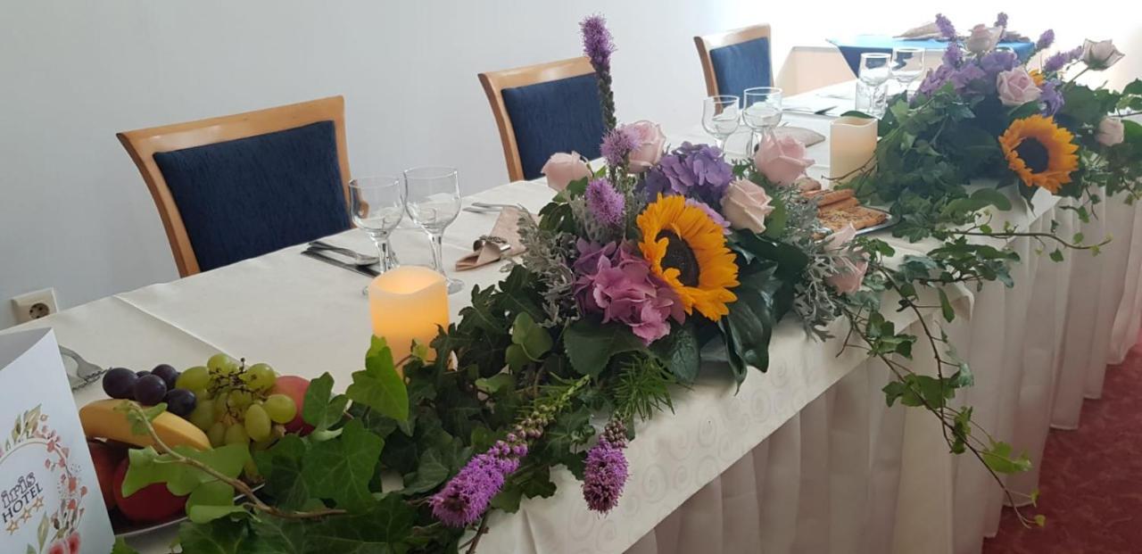 Iris Hotel Bors Екстериор снимка